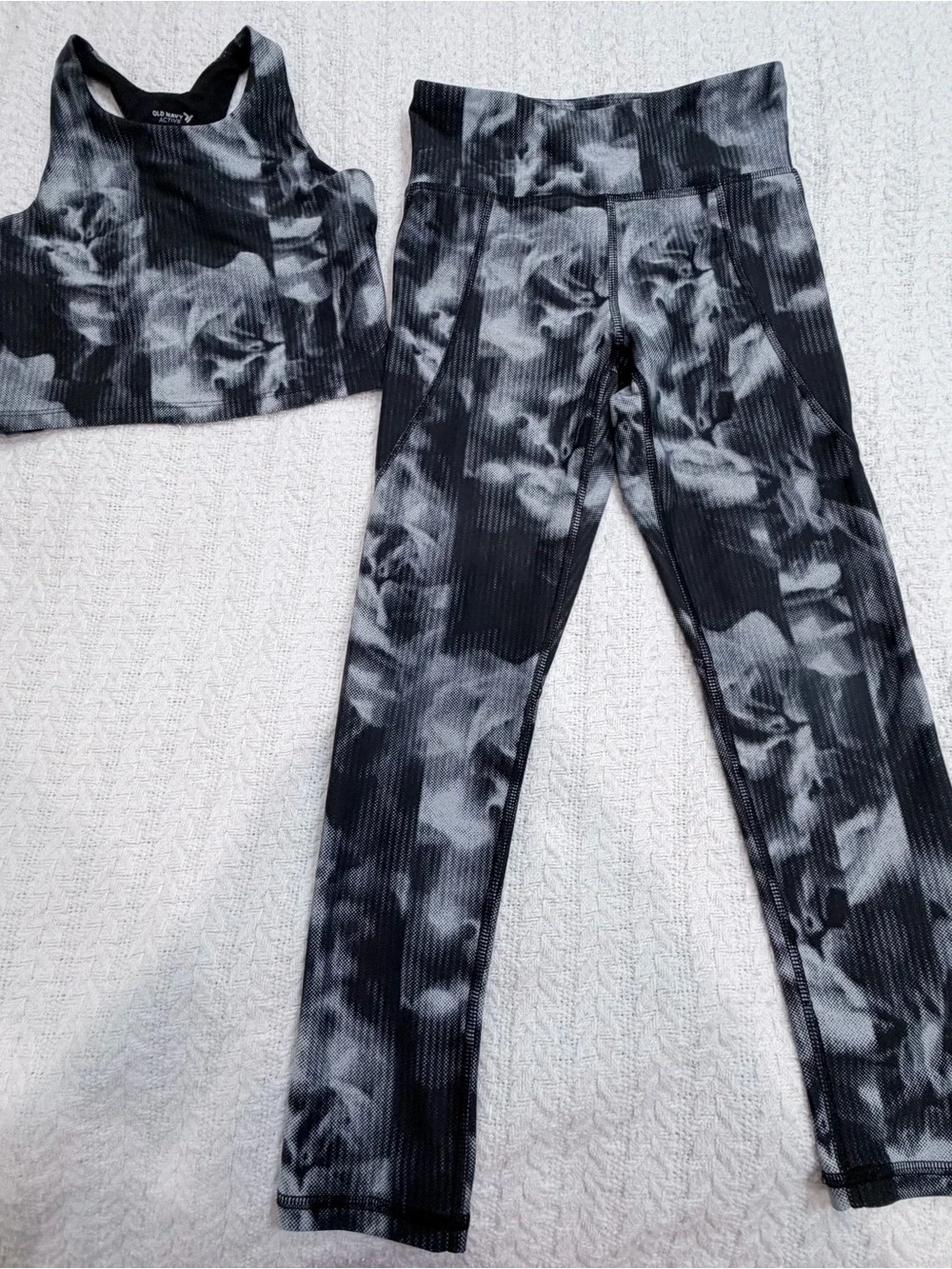 Old Navy Active PowerSoft Matching Athletic Set – Girls Size Medium (8)